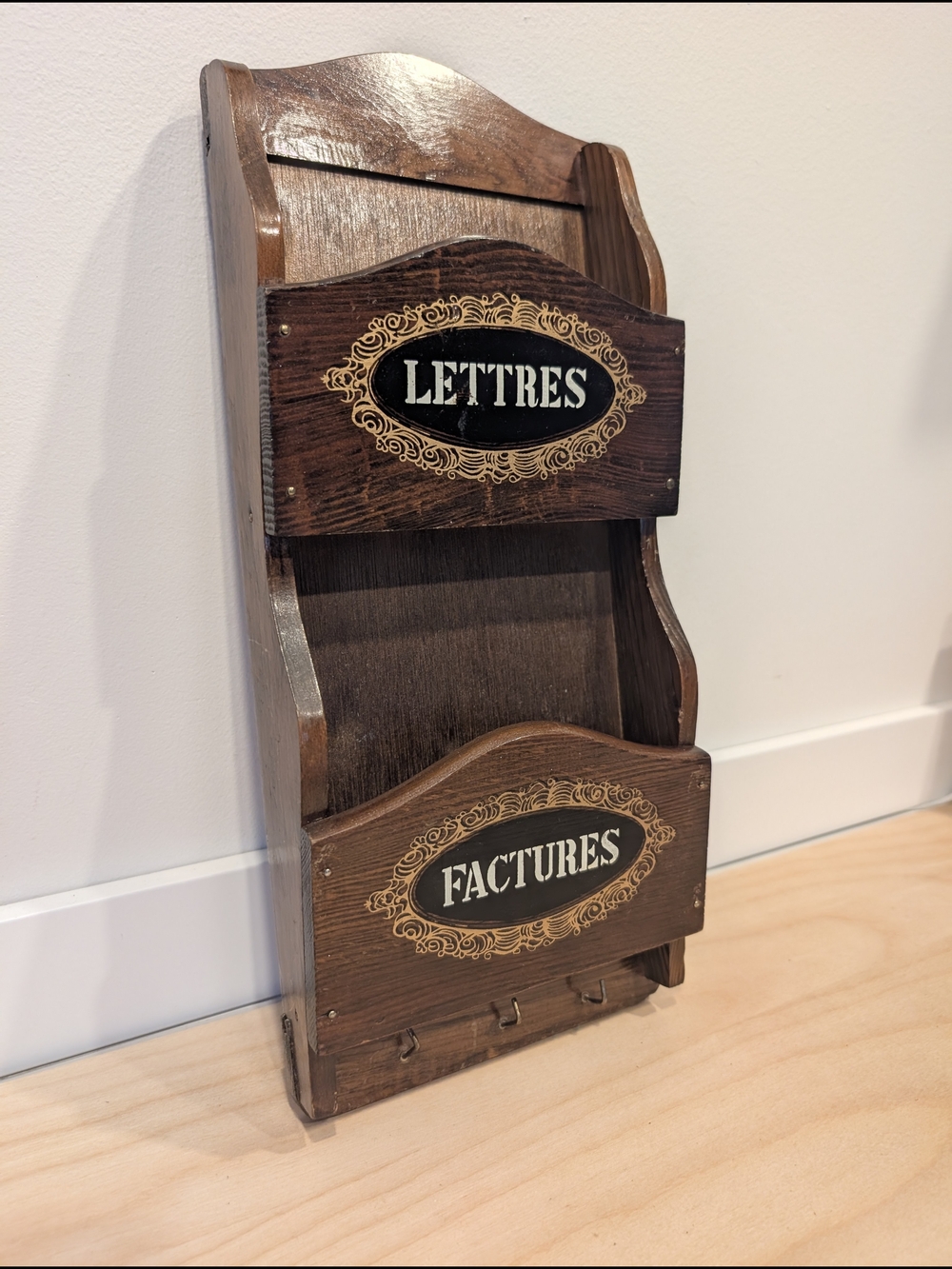 Vintage Style Dark Brown Wooden Wall Mail Organizer - 'Lettres' & 'Factures' - Picture 3 of 8